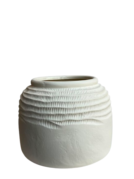 cream vase | 16cm x 13cm